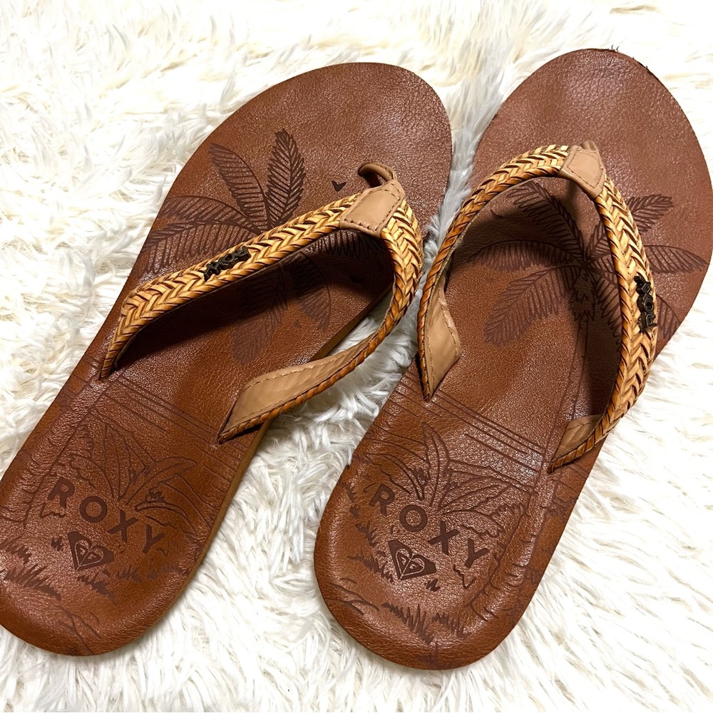 Roxy Women's Tan Flip Flops Sandals